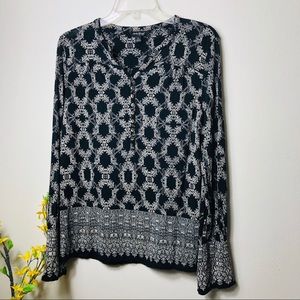 Lucky brand black/white button on long sleeves
